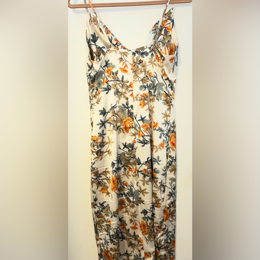 Summer dress with slit